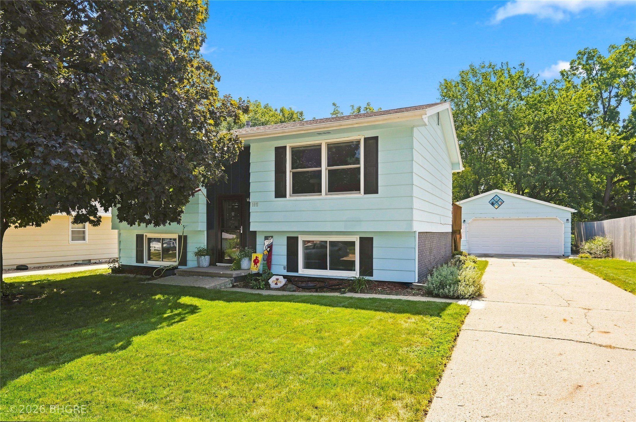 Clinton Ave, Indianola, IA 50125