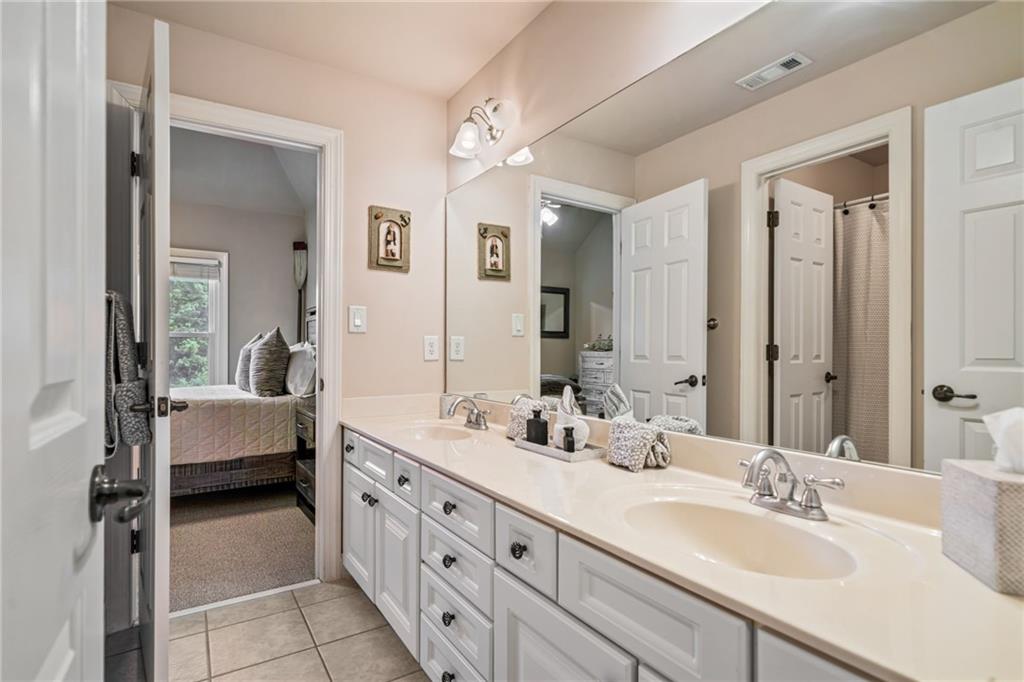 Cumming, Georgia, 30041, United States, 5 Bedrooms Bedrooms, ,4 BathroomsBathrooms,Residential,For Sale,1791728