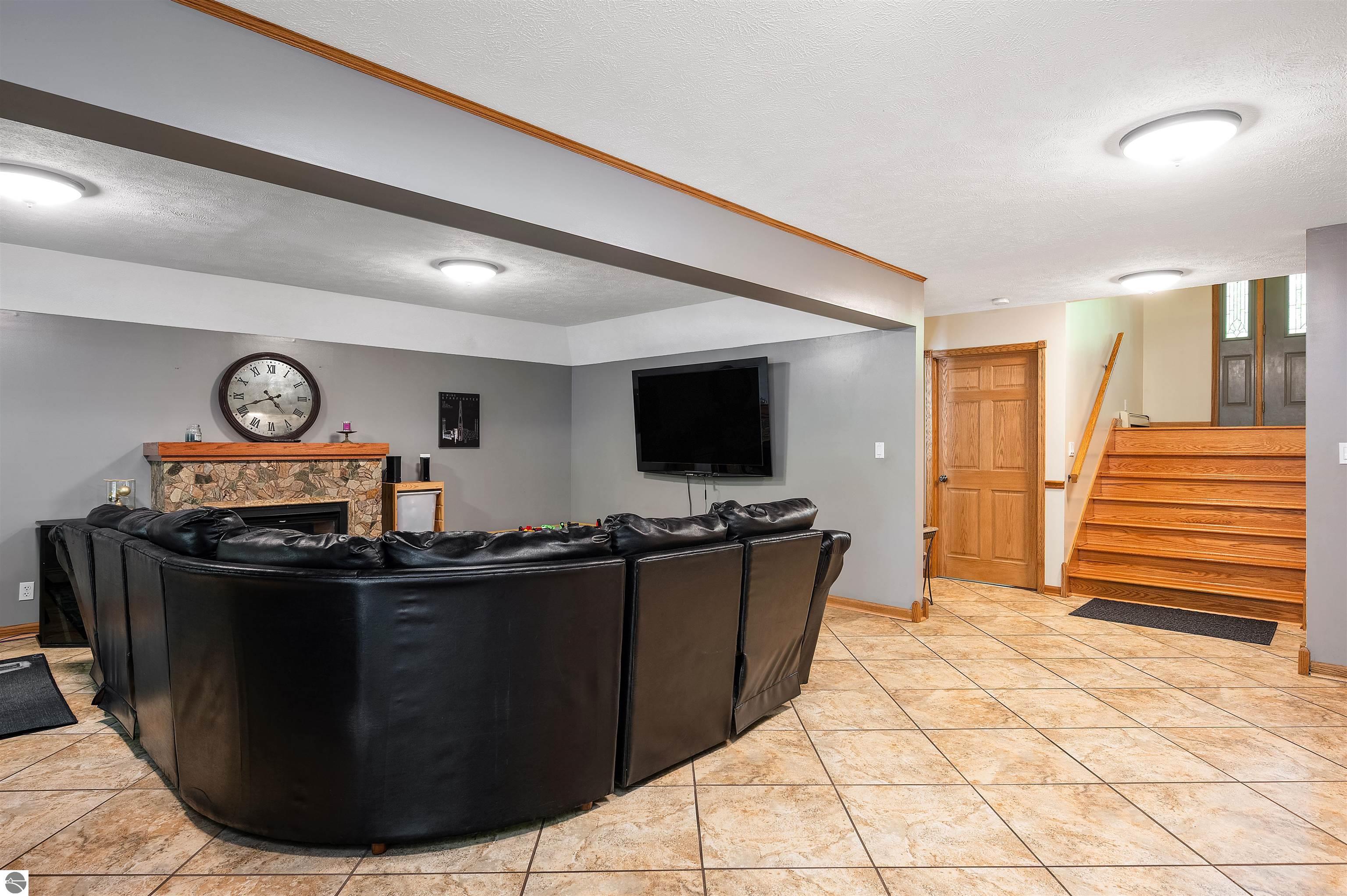 Traverse City, Michigan, 49684, United States, 4 Bedrooms Bedrooms, ,3 BathroomsBathrooms,Residential,For Sale,1850049