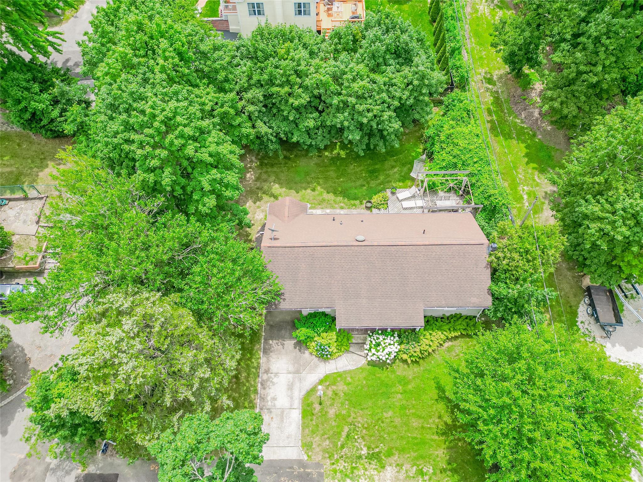 Huntington, New York, 11743, United States, 2 Bedrooms Bedrooms, ,2 BathroomsBathrooms,Residential,For Sale,1847345