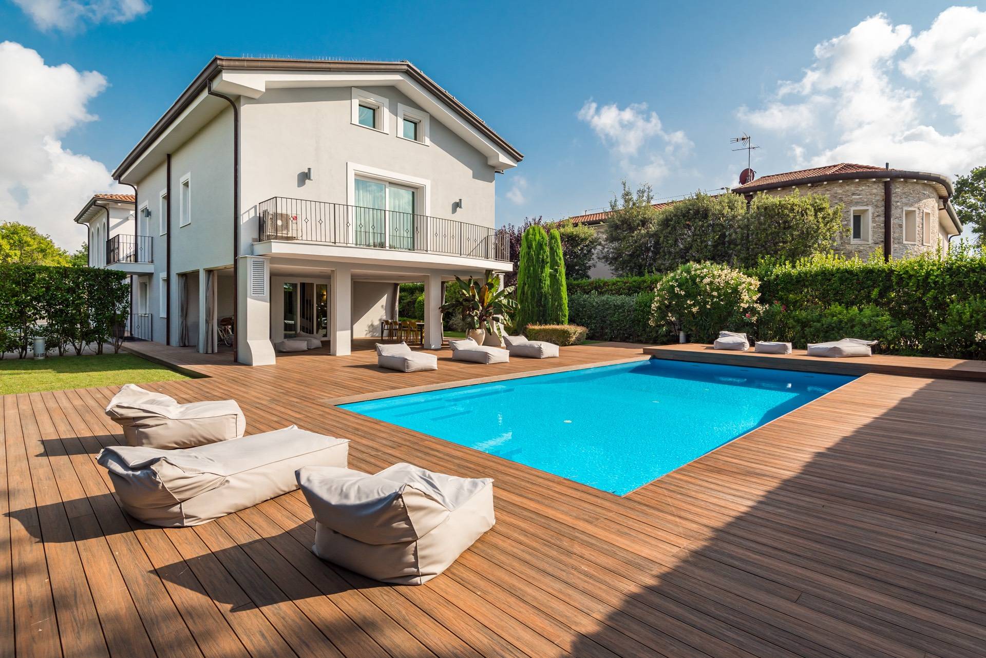 Forte dei Marmi, Lucca, 55042, IT, 5 Bedrooms Bedrooms, ,9 BathroomsBathrooms,Residential,For Sale,1950777