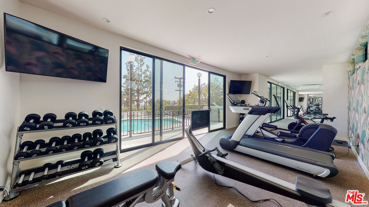 West Hollywood, California, 90069, United States, 1 Bedroom Bedrooms, ,1 BathroomBathrooms,Residential,For Sale,1891837