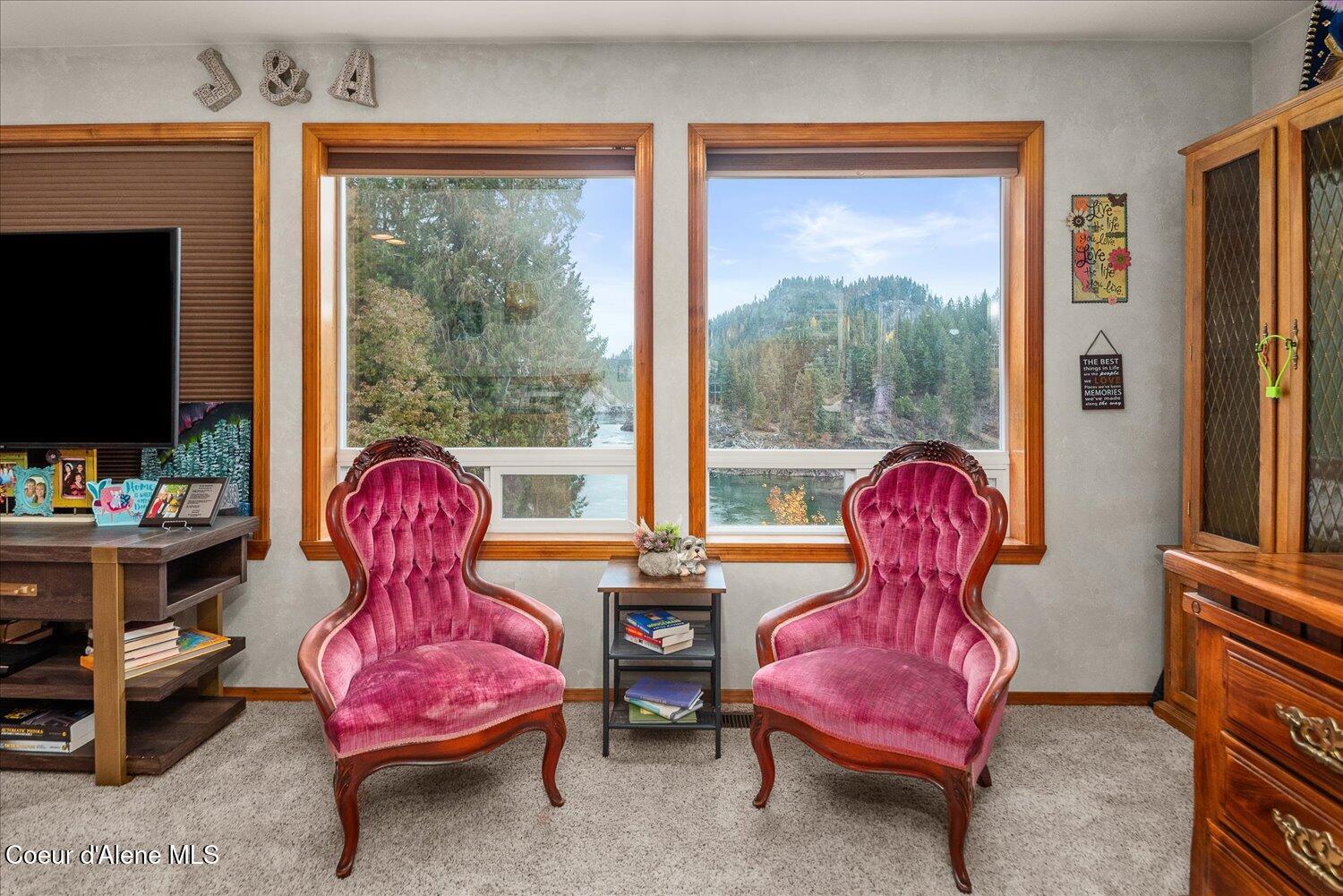 Metaline Falls, Washington, 99153, United States, 5 Bedrooms Bedrooms, ,3 BathroomsBathrooms,Residential,For Sale,1980097