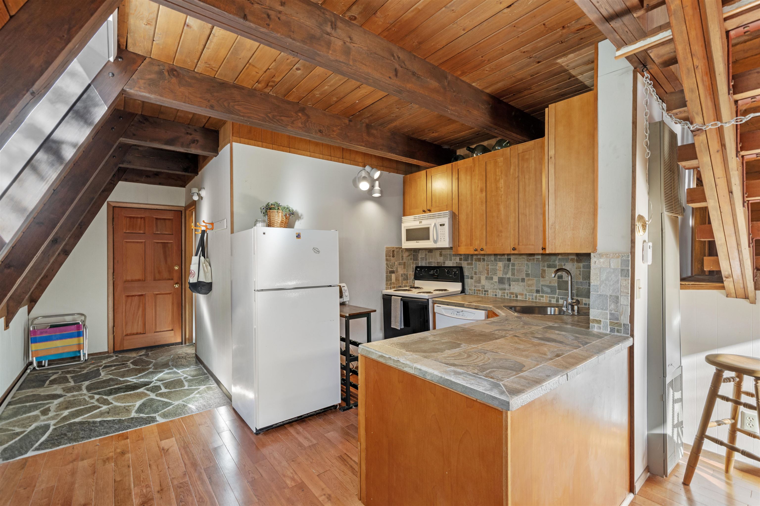 Tahoe City, California, 96145, United States, 2 Bedrooms Bedrooms, ,1 BathroomBathrooms,Residential,For Sale,1997009