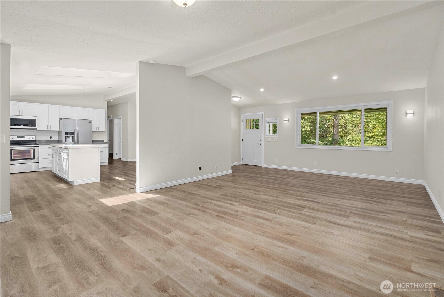 Carnation, Washington, 98014, United States, 3 Bedrooms Bedrooms, ,2 BathroomsBathrooms,Residential,For Sale,1916137
