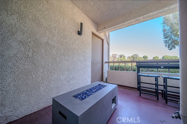 Mission Viejo, California, 92692, United States, 2 Bedrooms Bedrooms, ,2 BathroomsBathrooms,Residential,For Sale,1976142