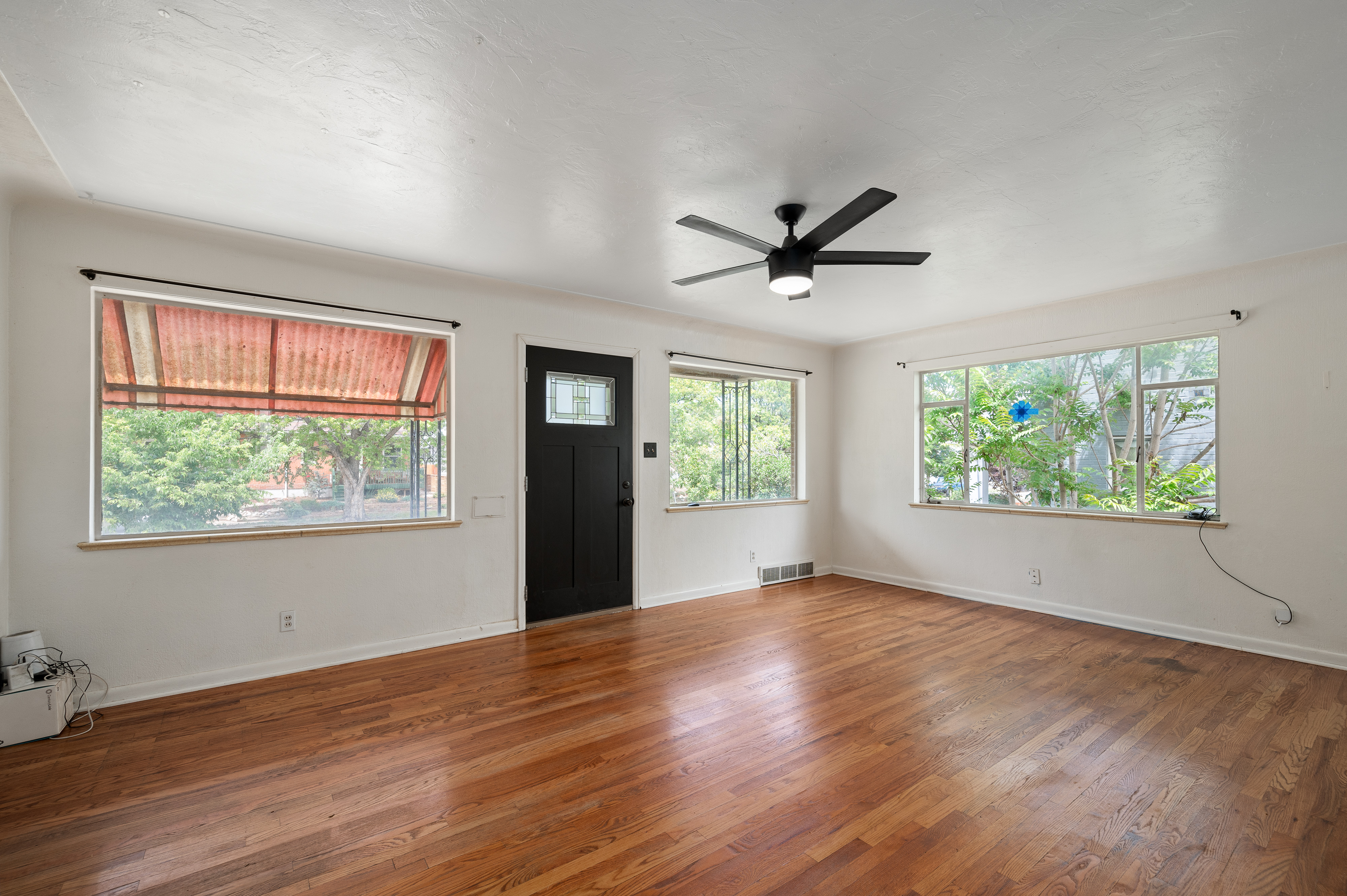  Charming Up/Down Duplex In Beloved Sunnyside - 物件實景