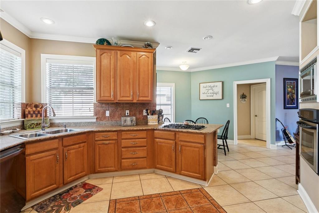 Harvey, Louisiana, 70058, United States, 4 Bedrooms Bedrooms, ,4 BathroomsBathrooms,Residential,For Sale,1919980