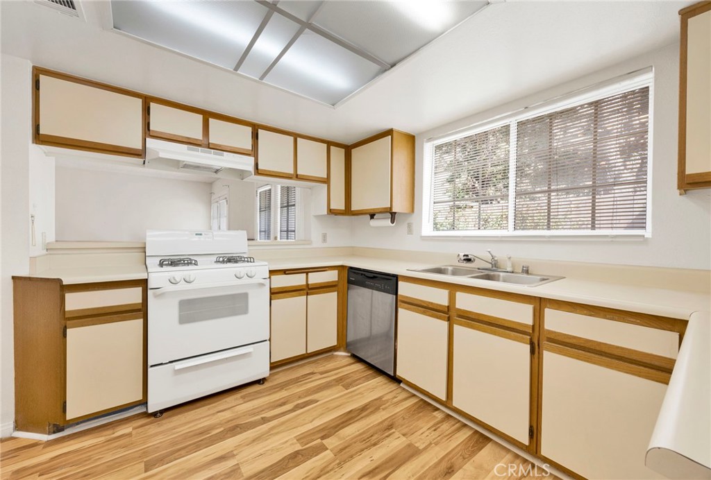 Monrovia, California, 91016, United States, ,Residential,For Sale,1838633