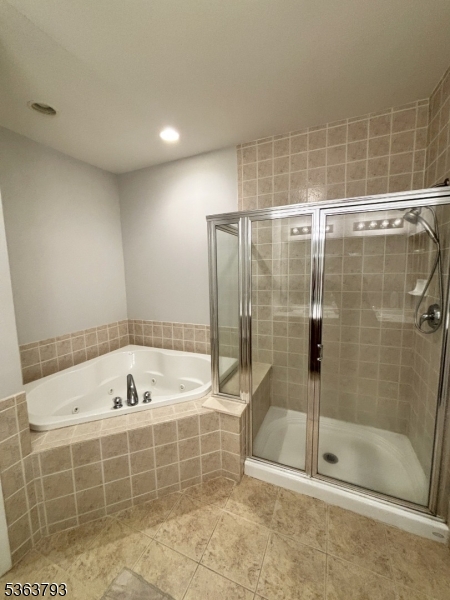 North Haledon Boro, New Jersey, 07508, United States, 4 Bedrooms Bedrooms, ,4 BathroomsBathrooms,Residential,For Sale,1866424