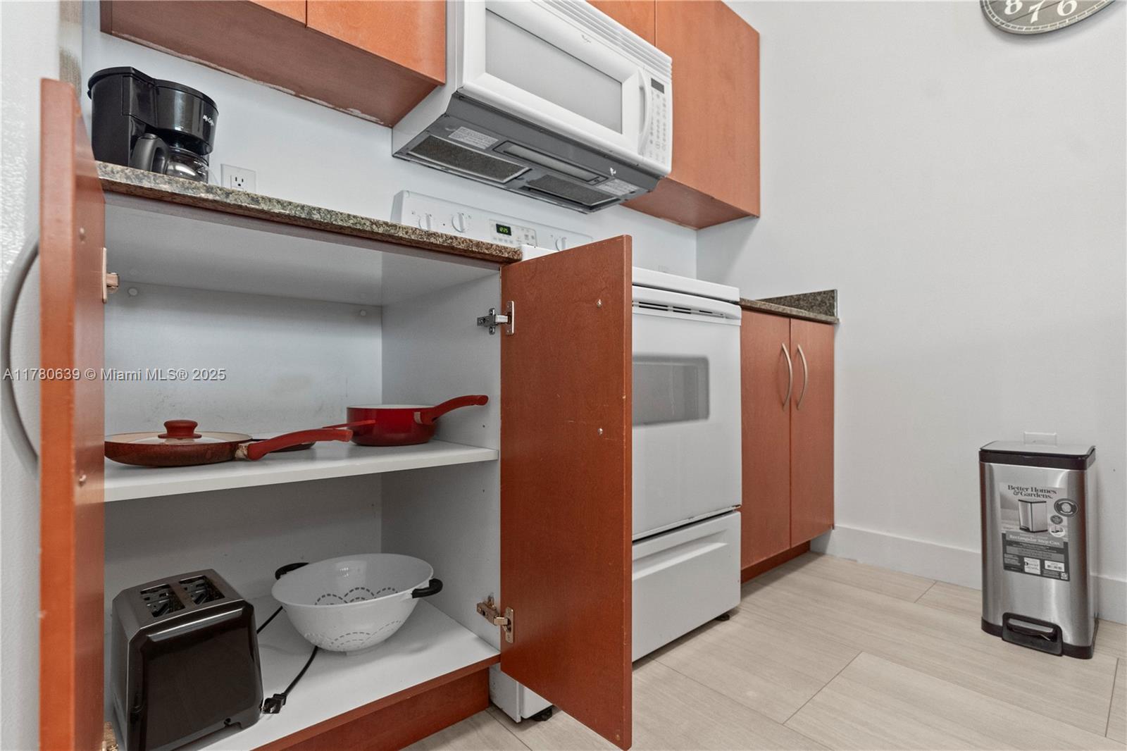 Miami, Florida, 33131, United States, 1 Bedroom Bedrooms, ,1 BathroomBathrooms,Residential,For Sale,1768107