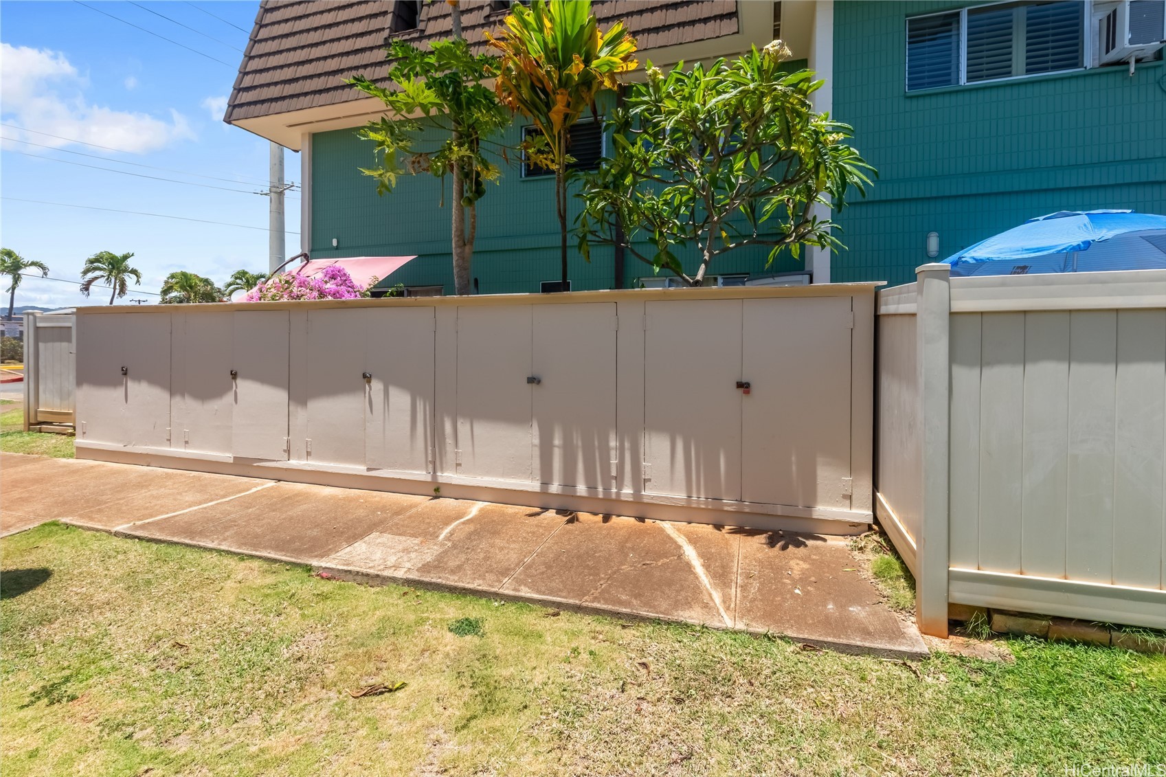 Honolulu, Hawaii, 96818, United States, 3 Bedrooms Bedrooms, ,3 BathroomsBathrooms,Residential,For Sale,1846654