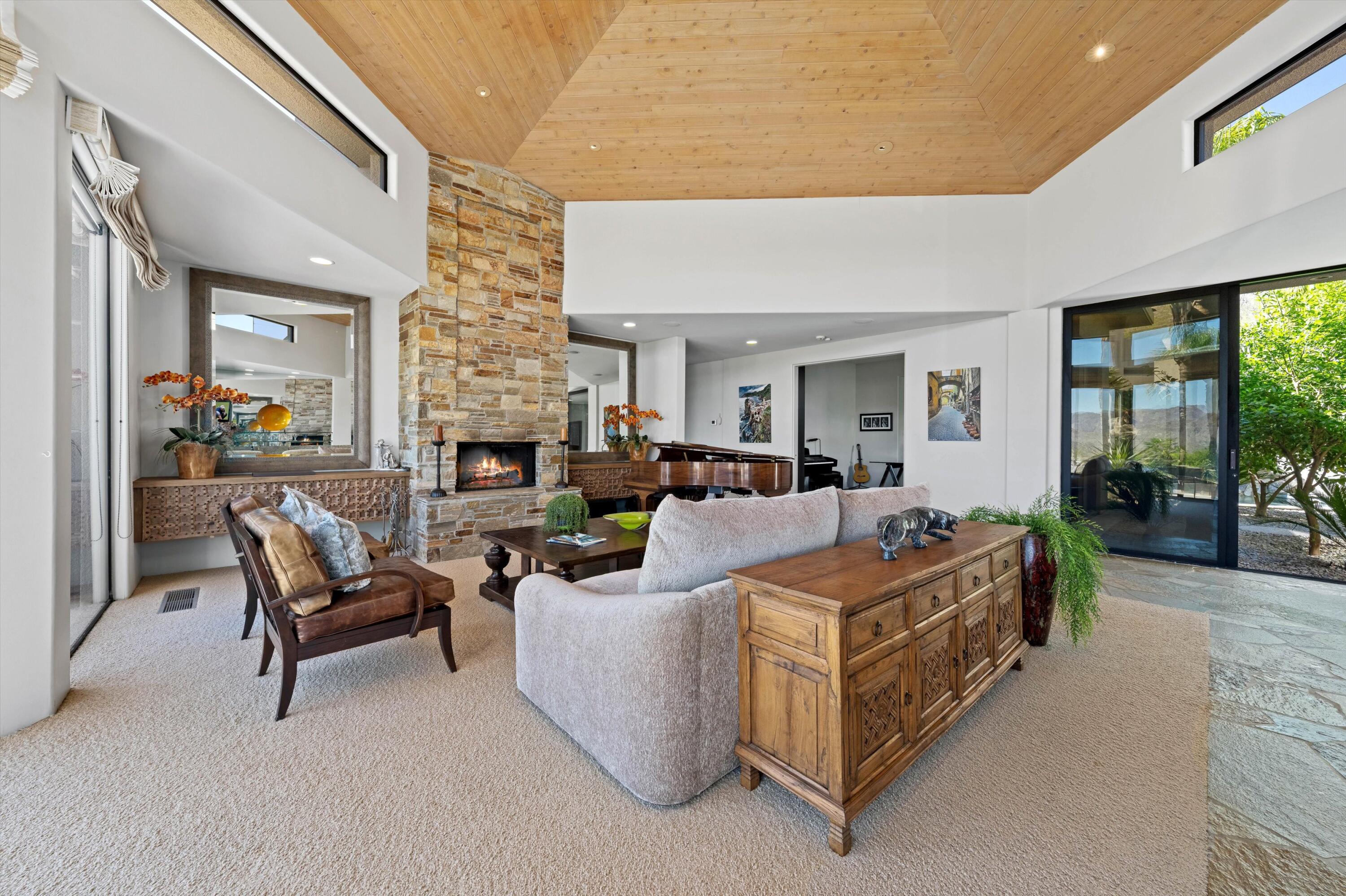 Palm Desert, California, 92260, United States, 4 Bedrooms Bedrooms, ,6 BathroomsBathrooms,Residential,For Sale,2002034