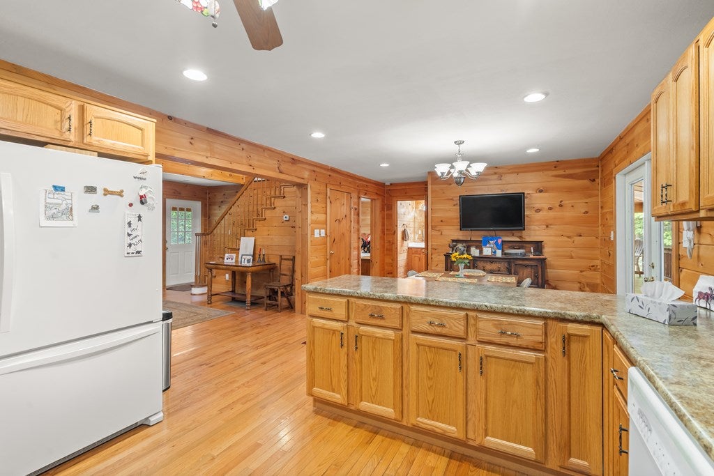 Morganton, Georgia, 30560, United States, 3 Bedrooms Bedrooms, ,3 BathroomsBathrooms,Residential,For Sale,1903694