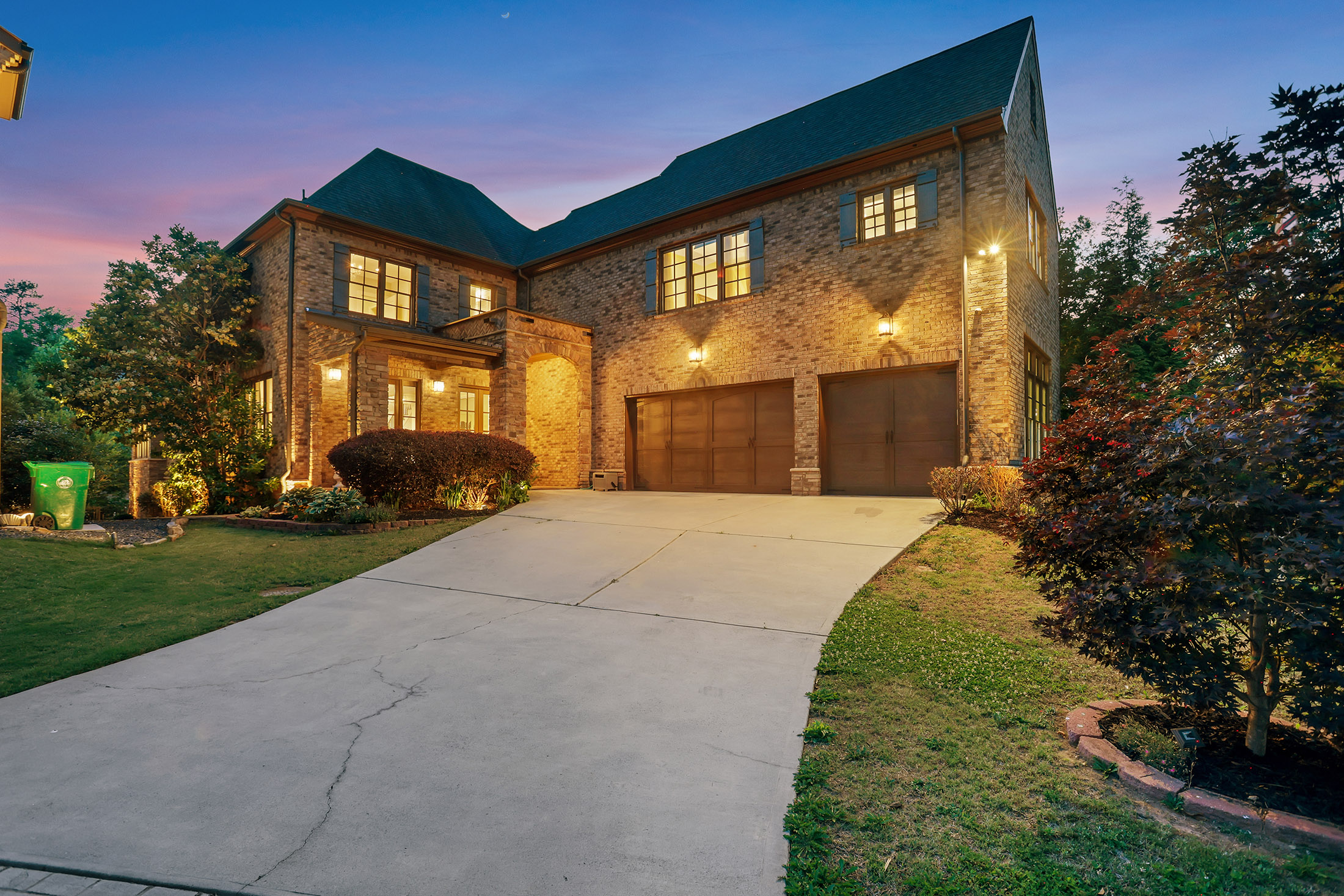  Sophisticated Brick Residence in Coveted Brookhaven Location - 物件實景