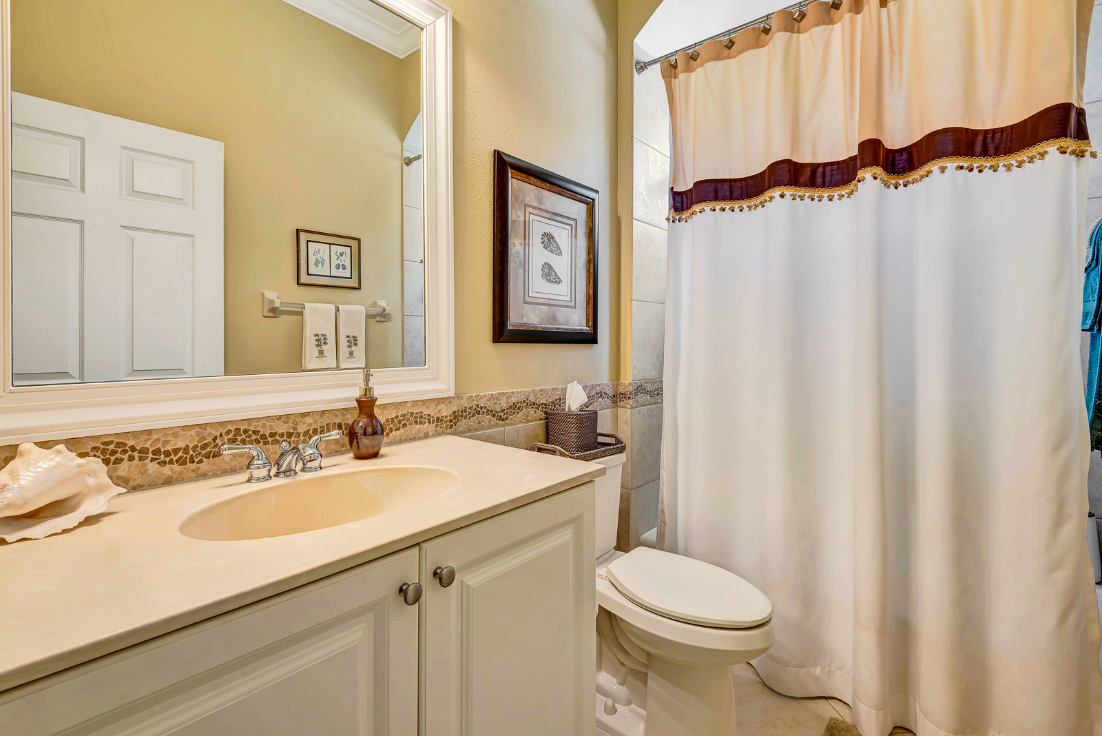 Lakewood, Florida, 34202, United States, 2 Bedrooms Bedrooms, ,2 BathroomsBathrooms,Residential,For Sale,1974879