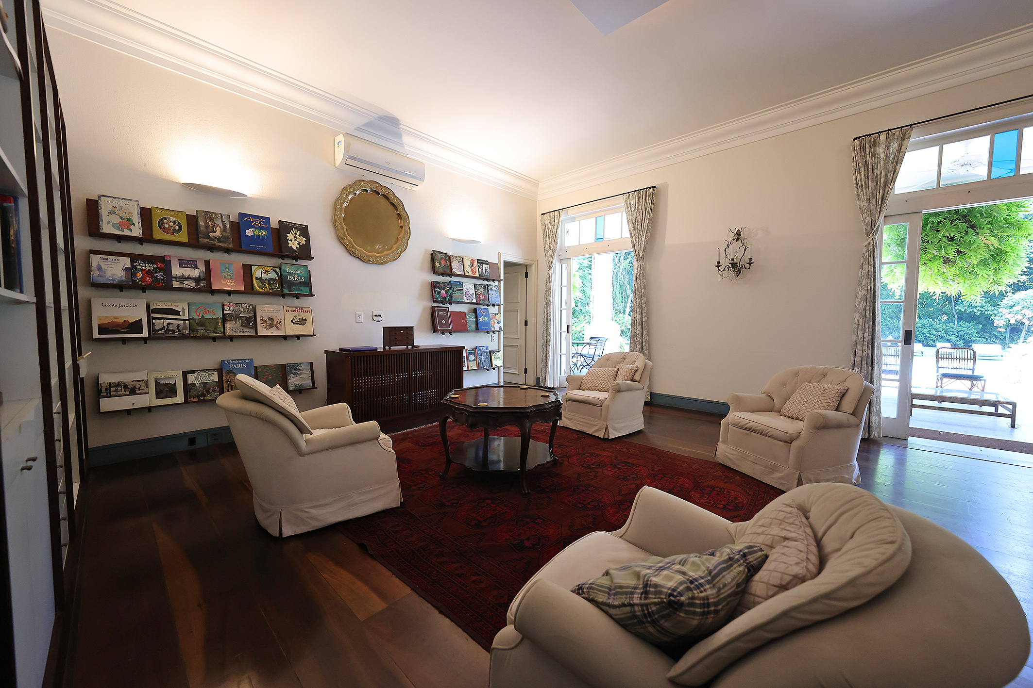  Estate surrounded by greenery with expansive grounds and amenities - 物件實景