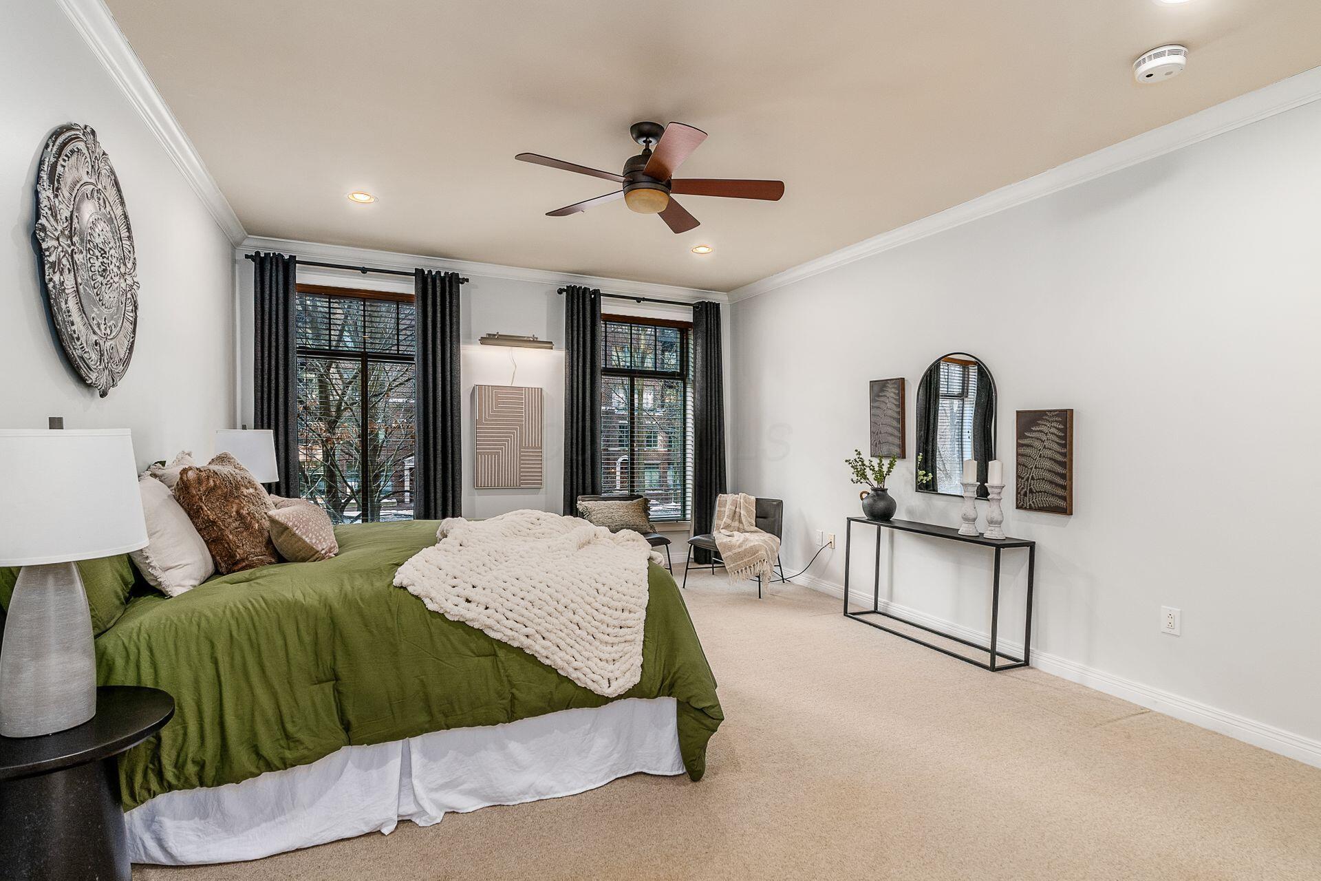 Columbus, Ohio, 43215, United States, 2 Bedrooms Bedrooms, ,3 BathroomsBathrooms,Residential,For Sale,1903521