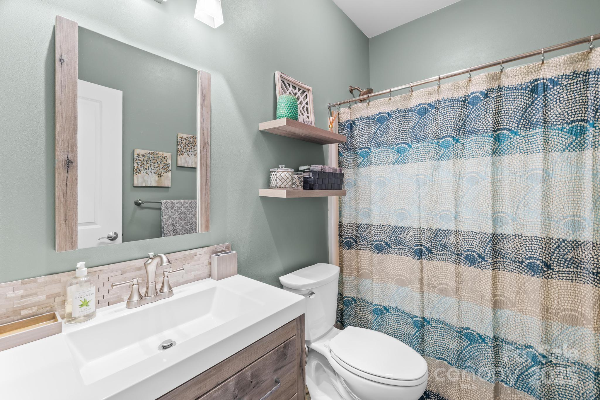 Mooresville, North Carolina, 28115, United States, 3 Bedrooms Bedrooms, ,3 BathroomsBathrooms,Residential,For Sale,1927235
