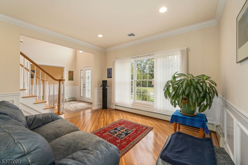 Newton Town, New Jersey, 07860, United States, 4 Bedrooms Bedrooms, ,3 BathroomsBathrooms,Residential,For Sale,1985191