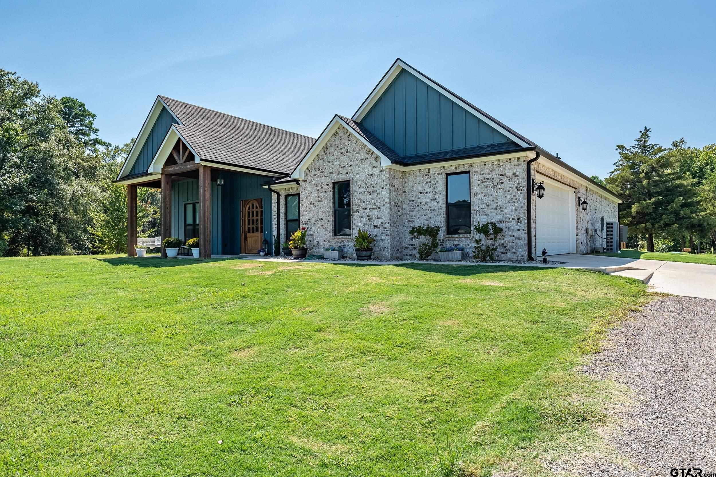 Mineola, Texas, 75773, United States, 3 Bedrooms Bedrooms, ,3 BathroomsBathrooms,Residential,For Sale,1951277