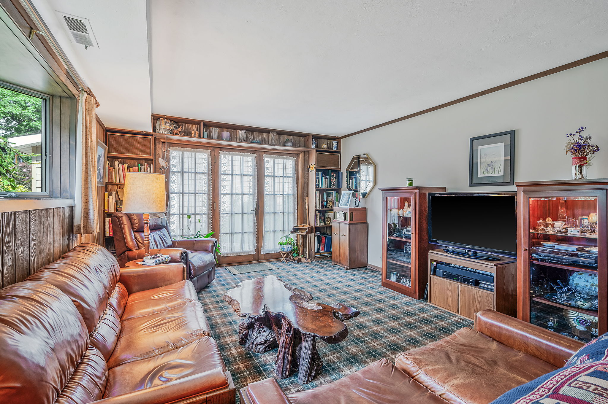 Babylon, New York, 11702, United States, 4 Bedrooms Bedrooms, ,3 BathroomsBathrooms,Residential,For Sale,1921676