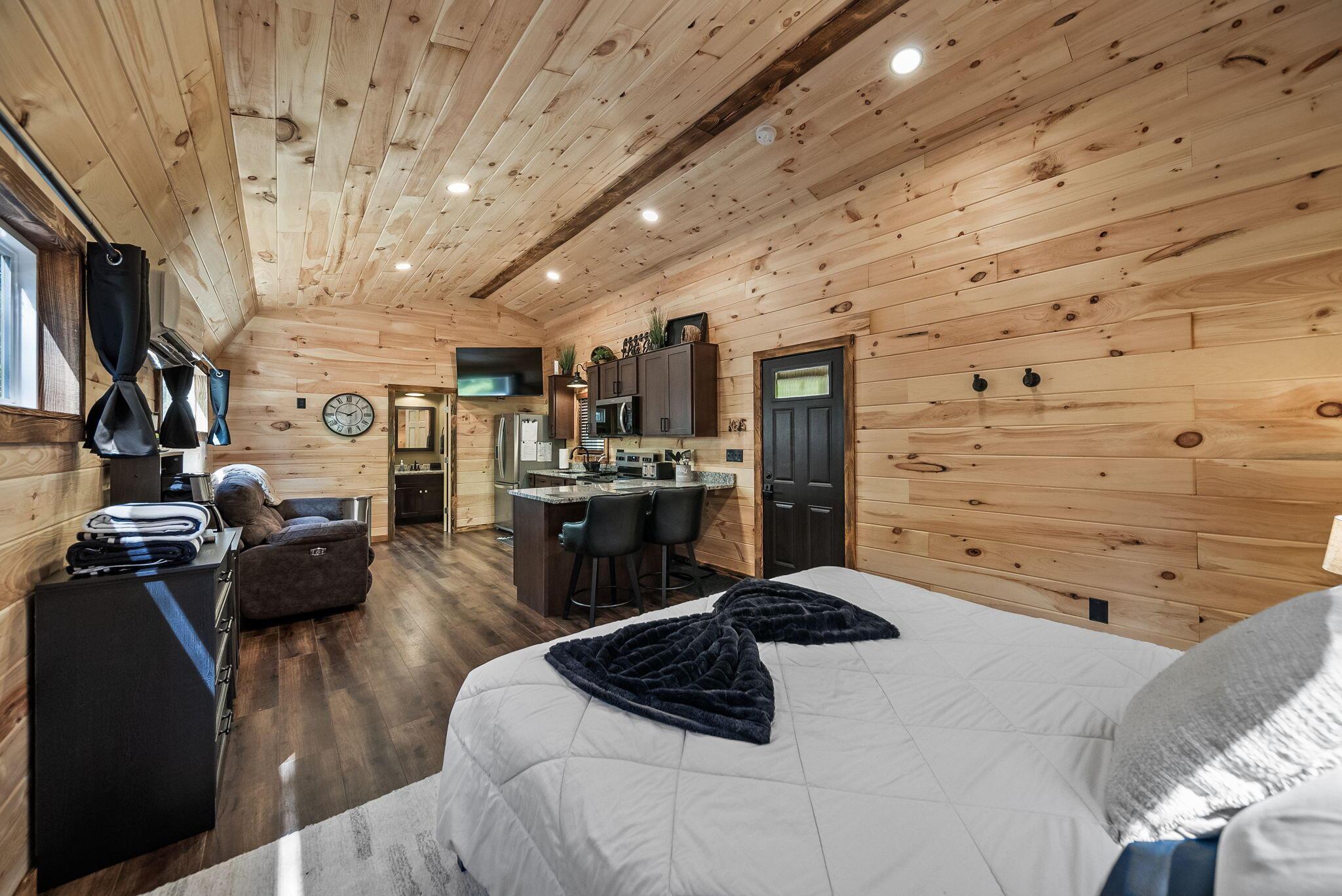 Rockbridge, Ohio, 43149, United States, 4 Bedrooms Bedrooms, ,3 BathroomsBathrooms,Residential,For Sale,1947972