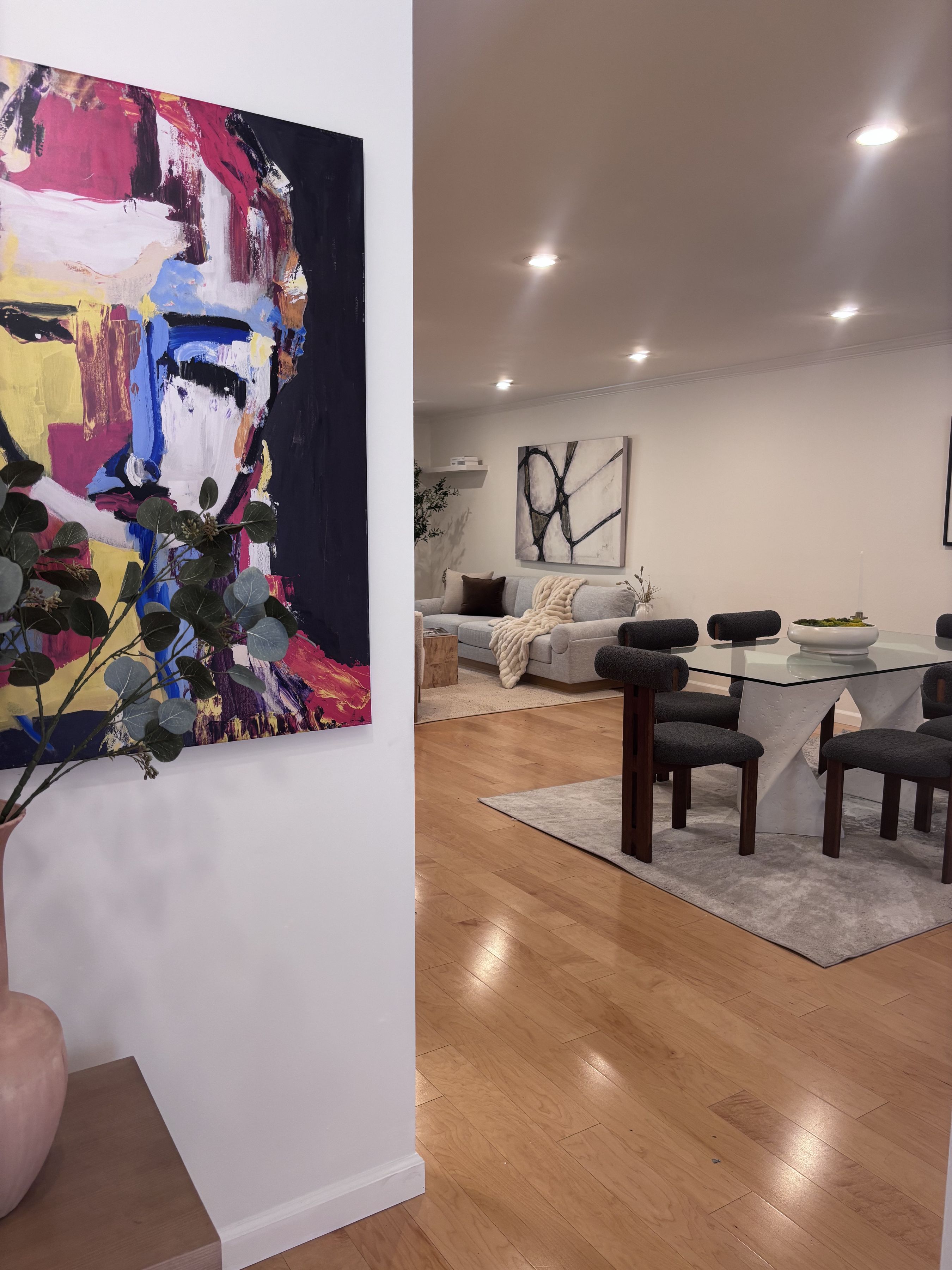  2320 S Bentley Ave - 物件實景