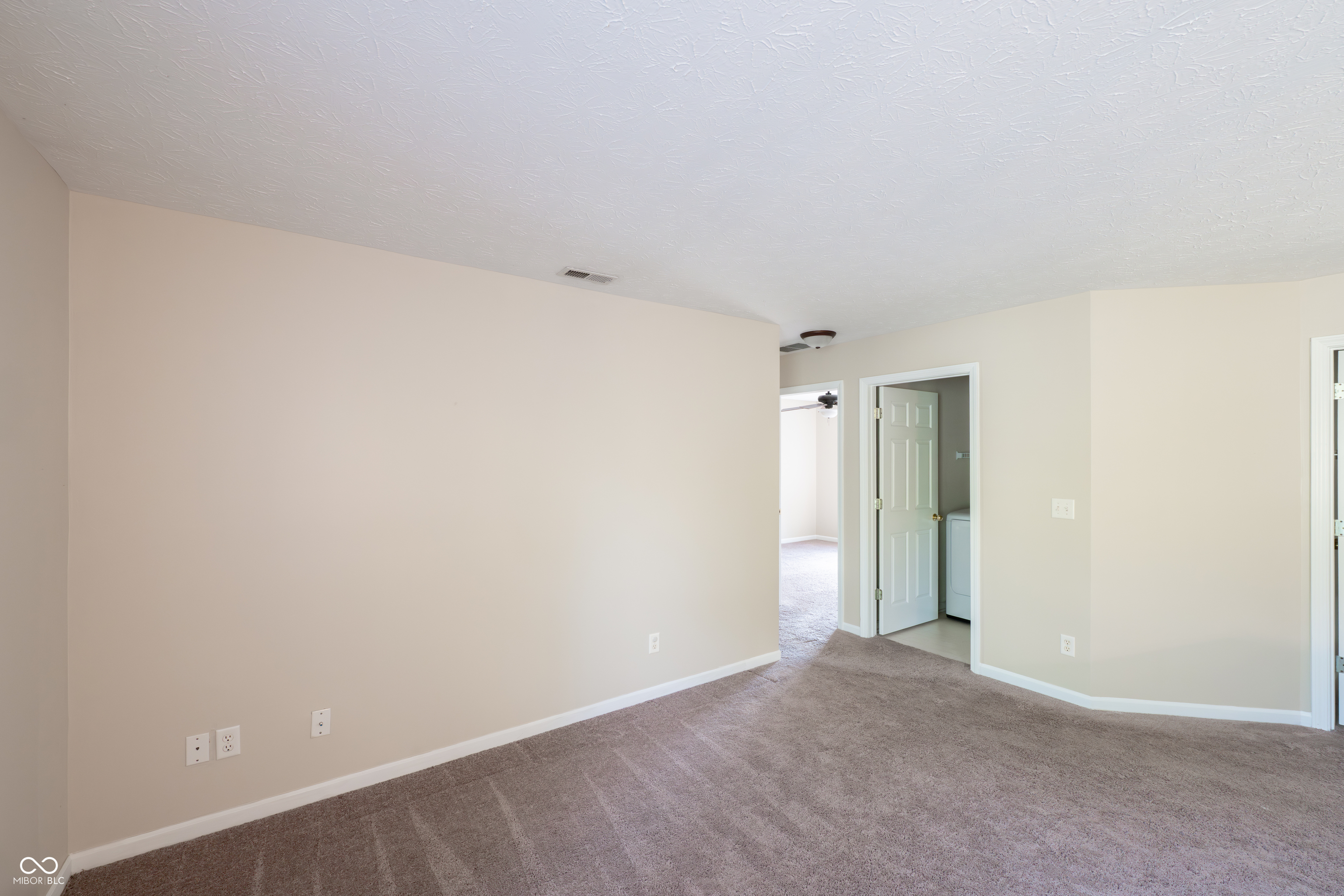 Carmel, Indiana, 46033, United States, 4 Bedrooms Bedrooms, ,4 BathroomsBathrooms,Residential,For Sale,1975371