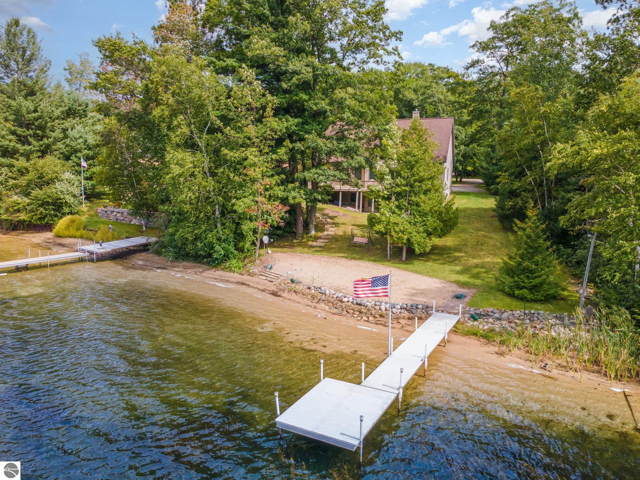 Harrison, Michigan, 48625, United States, 5 Bedrooms Bedrooms, ,4 BathroomsBathrooms,Residential,For Sale,1990816