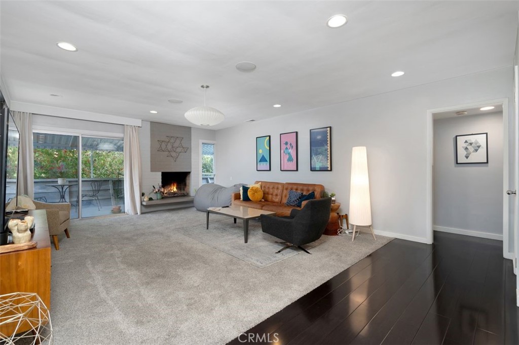 Pasadena, California, 91107, United States, 2 Bedrooms Bedrooms, ,2 BathroomsBathrooms,Residential,For Sale,1896014