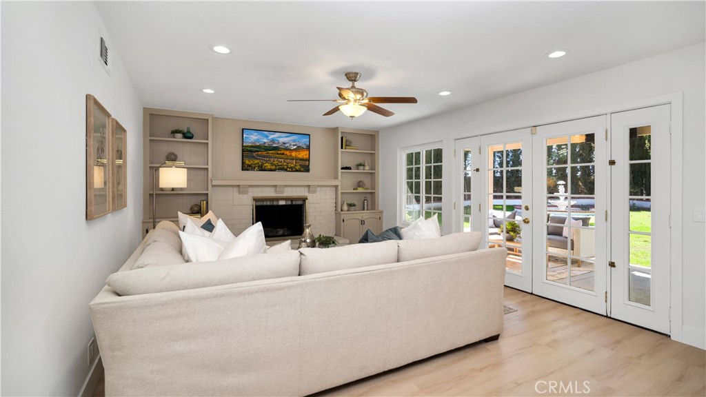 Lake Forest, California, 92630, United States, 4 Bedrooms Bedrooms, ,3 BathroomsBathrooms,Residential,For Sale,1987974