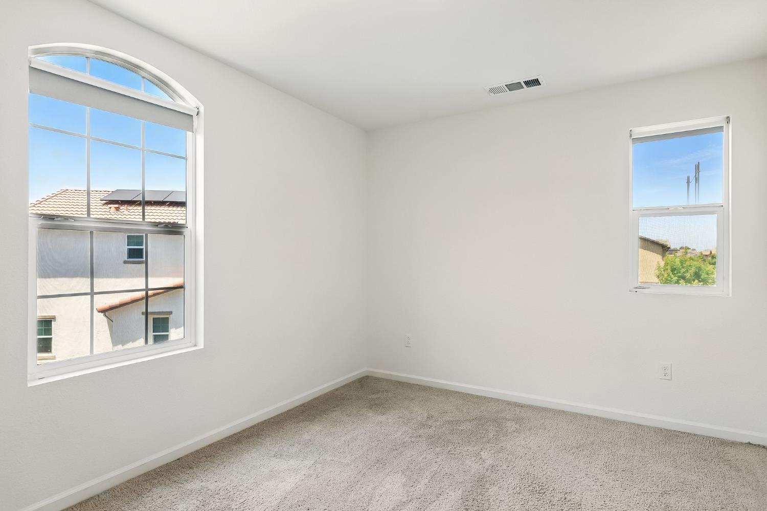 Elk Grove, California, 95758, United States, 4 Bedrooms Bedrooms, ,3 BathroomsBathrooms,Residential,For Sale,1847493