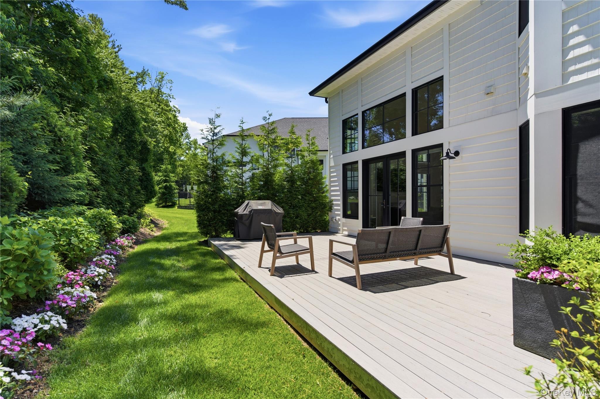  102 Three Ponds Lane E, Woodbury, NY, 11797 - 物件實景
