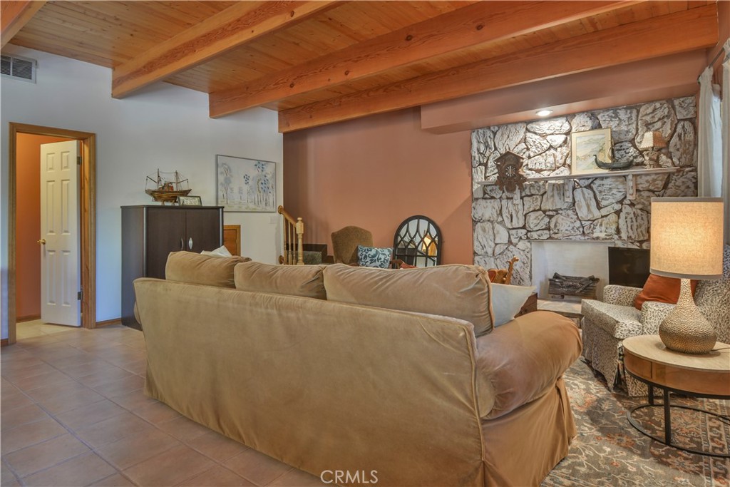 Lake Arrowhead, California, 92317, United States, 3 Bedrooms Bedrooms, ,3 BathroomsBathrooms,Residential,For Sale,1890346
