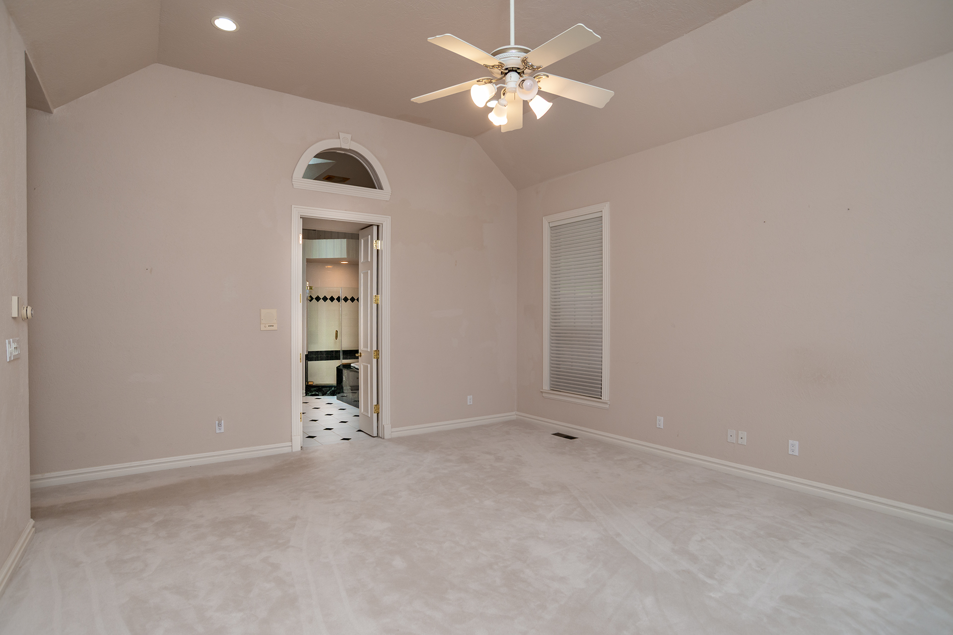 Stillwater, Oklahoma, 74074, United States, 5 Bedrooms Bedrooms, ,4 BathroomsBathrooms,Residential,For Sale,1981568