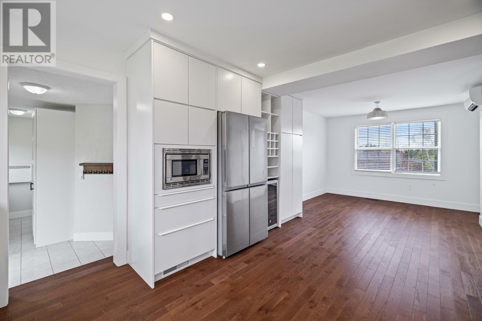 STRATFORD, Prince Edward Island, C1B 1L2, CA, 4 Bedrooms Bedrooms, ,2 BathroomsBathrooms,Residential,For Sale,1874211