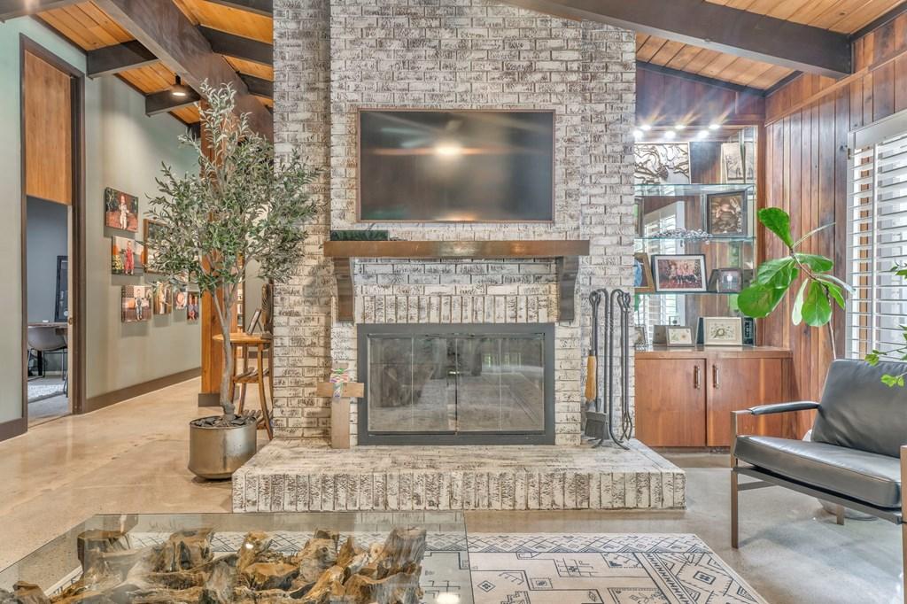 DALTON, Georgia, 30720, United States, 4 Bedrooms Bedrooms, ,5 BathroomsBathrooms,Residential,For Sale,1804321