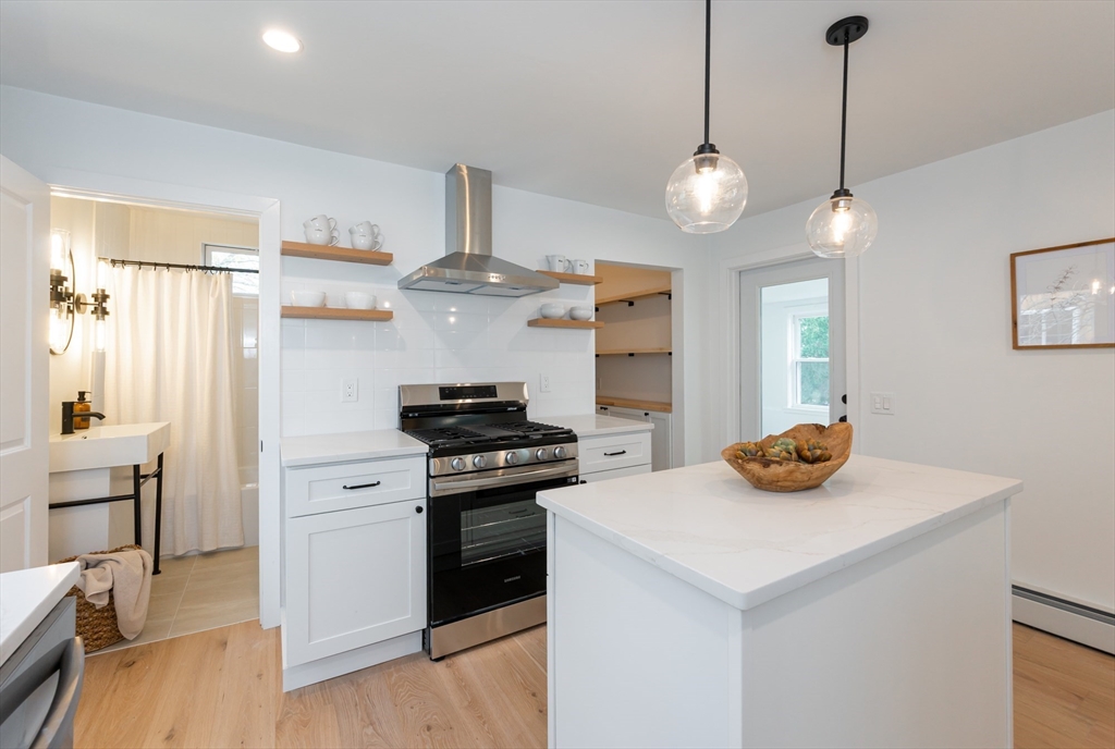 Haverhill, Massachusetts, 01830, United States, 4 Bedrooms Bedrooms, ,2 BathroomsBathrooms,Residential,For Sale,1991718