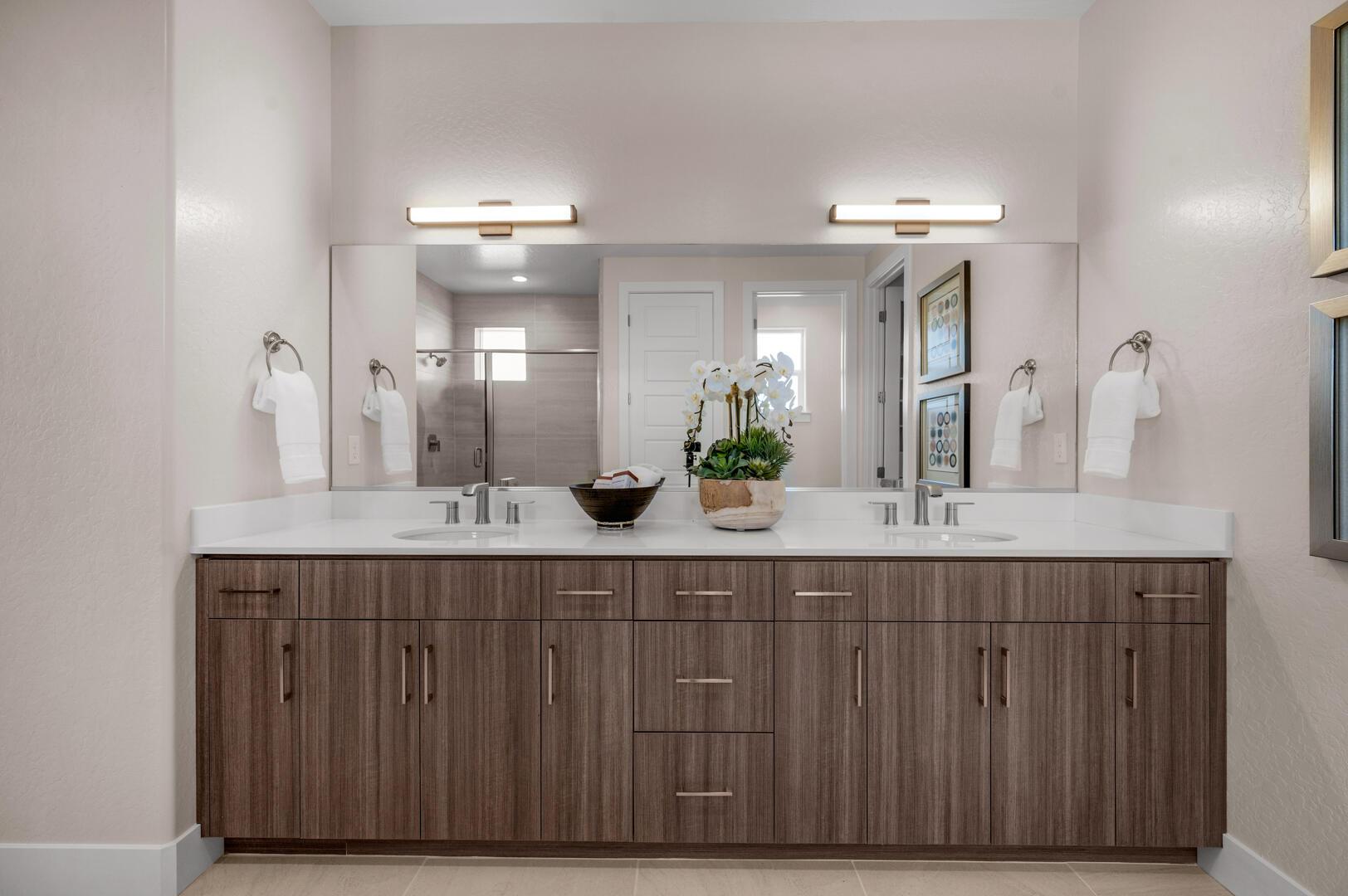 Tulare, California, 93274, United States, 4 Bedrooms Bedrooms, ,3 BathroomsBathrooms,Residential,For Sale,1975165