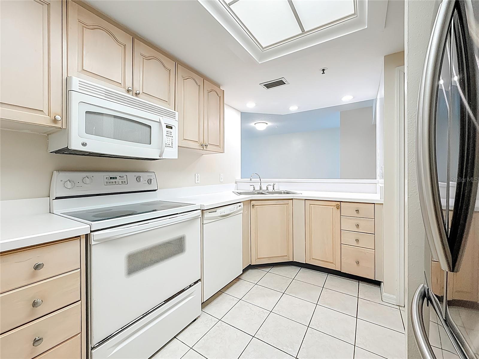 Madeira Beach, Florida, 33708, United States, 2 Bedrooms Bedrooms, ,2 BathroomsBathrooms,Residential,For Sale,1985682