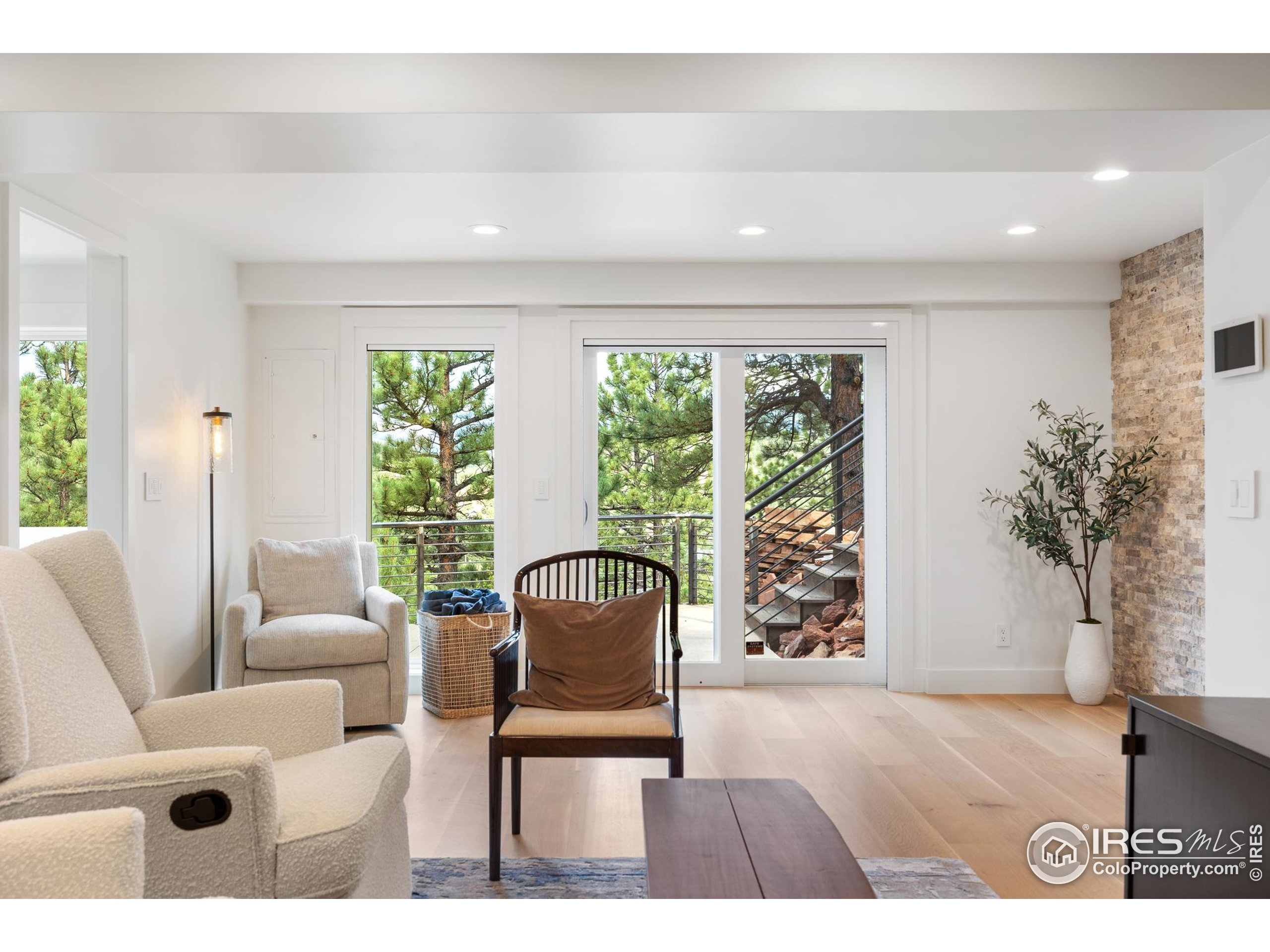 Boulder, Colorado, 80304, United States, 4 Bedrooms Bedrooms, ,3 BathroomsBathrooms,Residential,For Sale,1902087