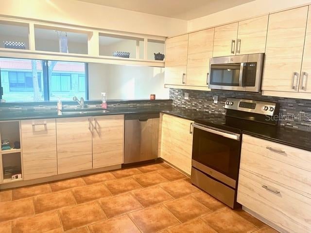 ORLANDO, Florida, 32819, United States, 3 Bedrooms Bedrooms, ,3 BathroomsBathrooms,Residential,For Sale,1993897