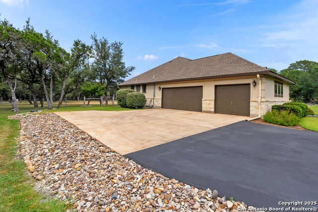 Boerne, Texas, 78006, United States, 4 Bedrooms Bedrooms, ,3 BathroomsBathrooms,Residential,For Sale,1917847