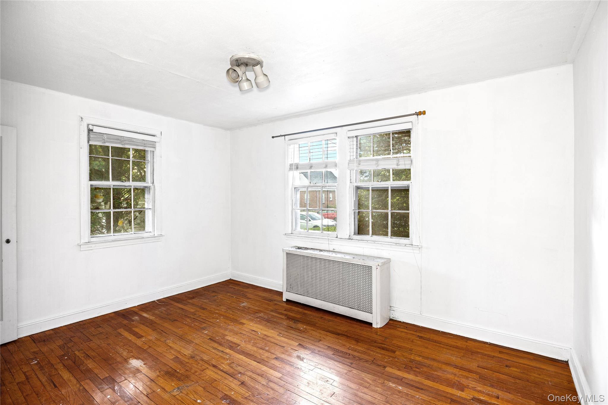 Uniondale, New York, 11553, United States, 4 Bedrooms Bedrooms, ,3 BathroomsBathrooms,Residential,For Sale,2049271
