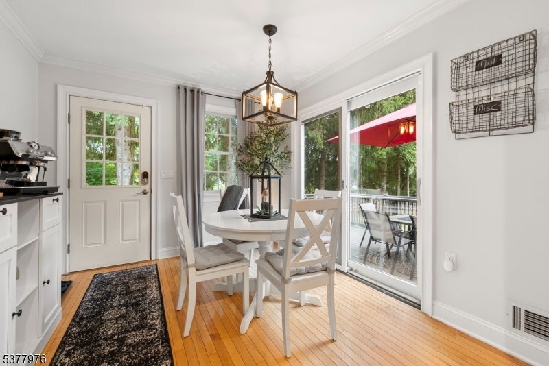 Randolph Twp., New Jersey, 07869, United States, 3 Bedrooms Bedrooms, ,2 BathroomsBathrooms,Residential,For Sale,1944786