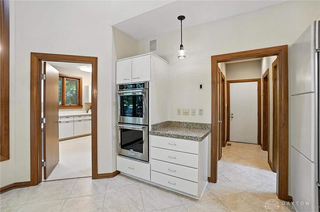Sugarcreek Twp, Ohio, 45440, United States, 4 Bedrooms Bedrooms, ,5 BathroomsBathrooms,Residential,For Sale,1902150