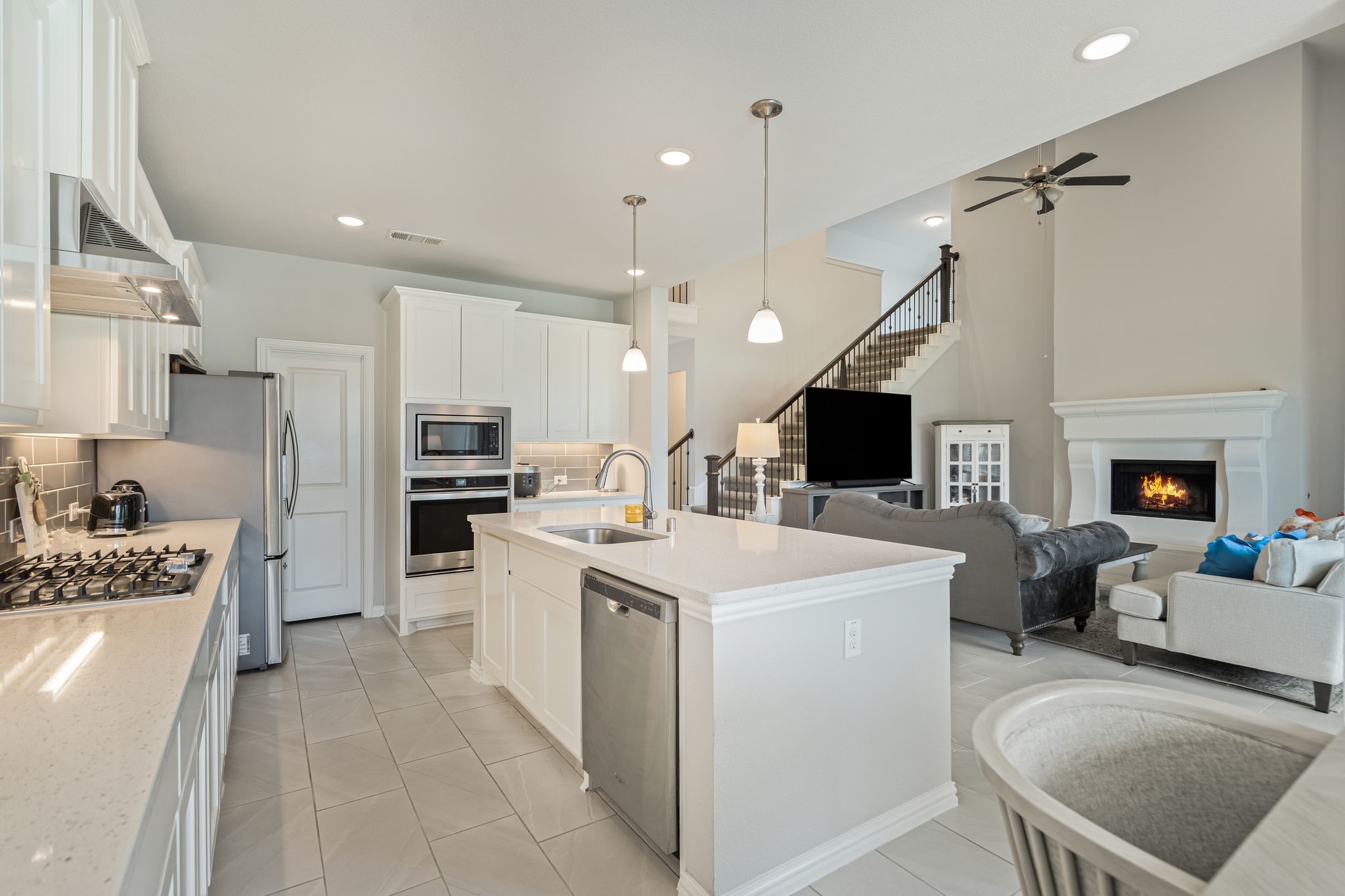 Little Elm, Texas, 76227, United States, 4 Bedrooms Bedrooms, ,3 BathroomsBathrooms,Residential,For Sale,1848680