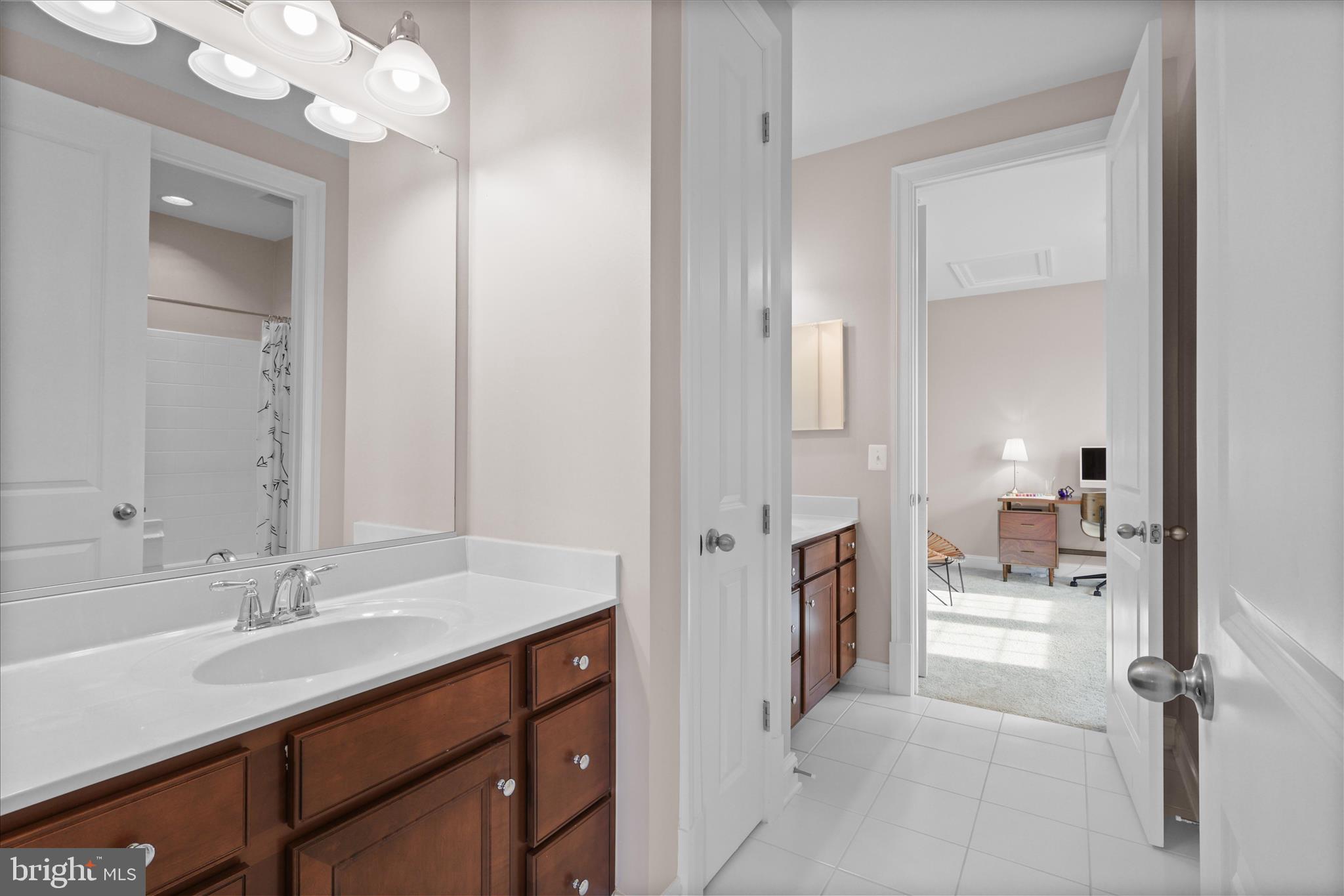 Aldie, Virginia, 20105, United States, 5 Bedrooms Bedrooms, ,5 BathroomsBathrooms,Residential,For Sale,1987386