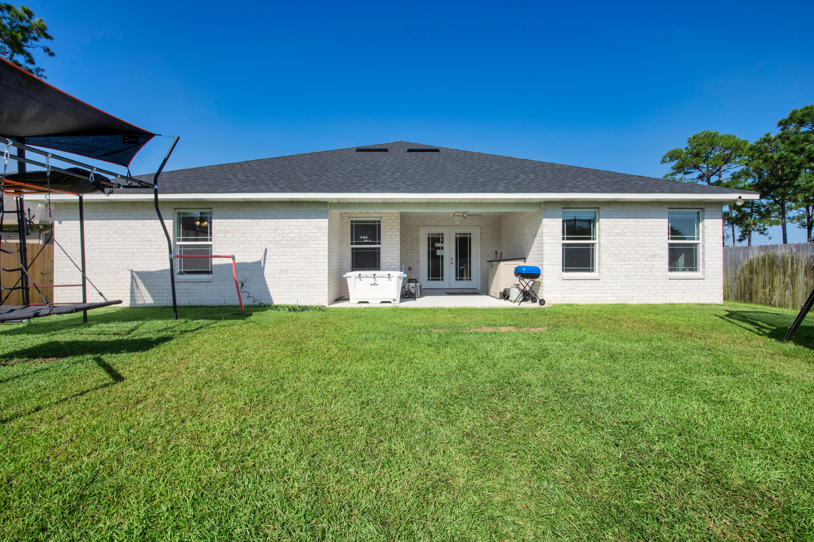 Gulf Breeze, Florida, 32563, United States, 5 Bedrooms Bedrooms, ,3 BathroomsBathrooms,Residential,For Sale,1950395